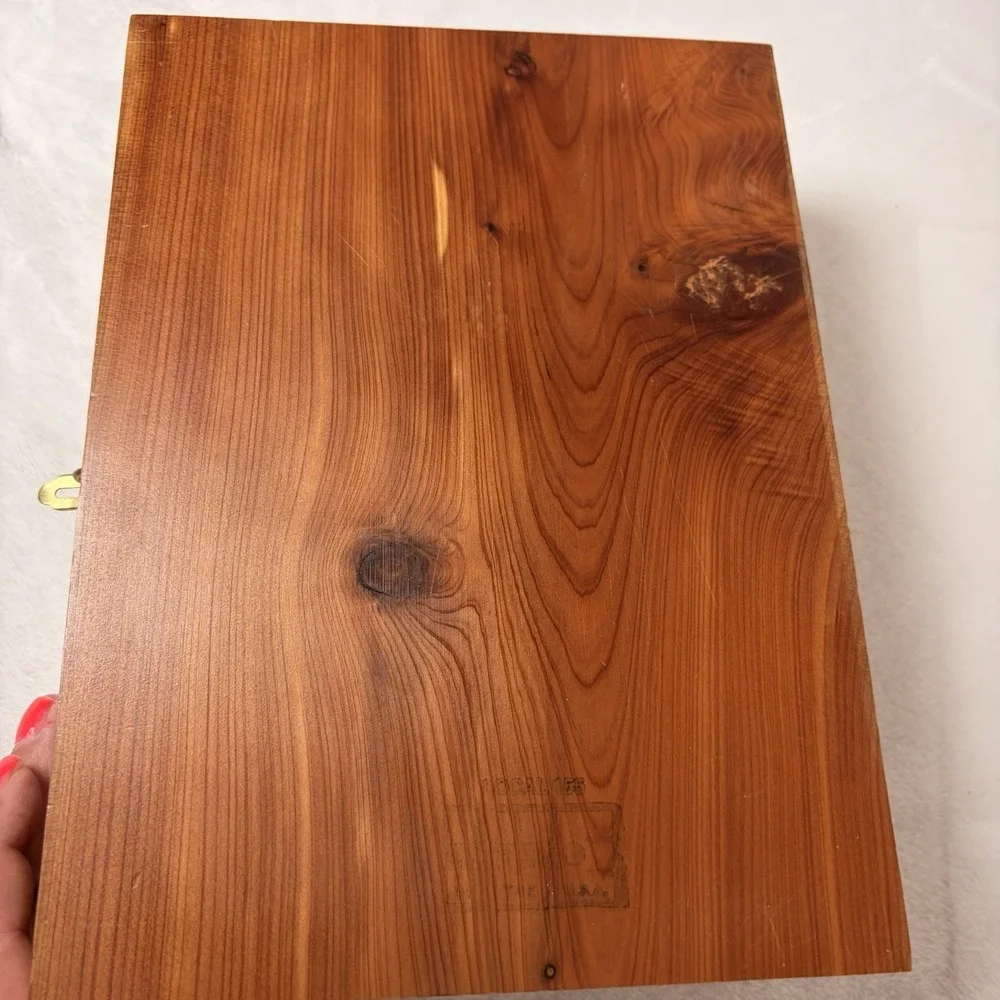 Vintage 1976‎ Memorial Protestant Edition Holy Bible In Cedar Wood Box USA Read